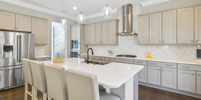 Kitchen Cabinet in Mississauga