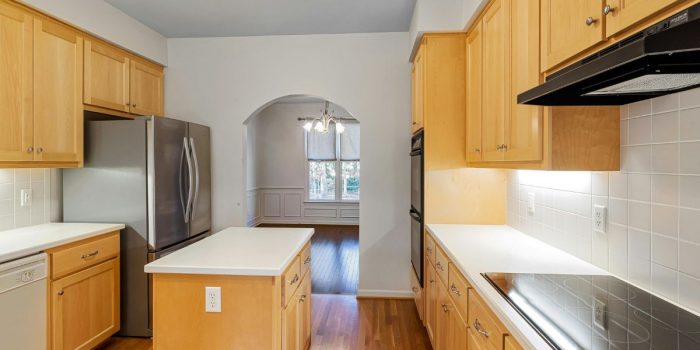 kitchen cabinet makers in Burlington.