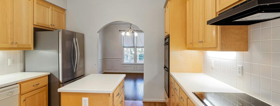 kitchen cabinet makers in Burlington.