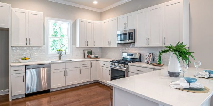 kitchen cabinet maker in toronto